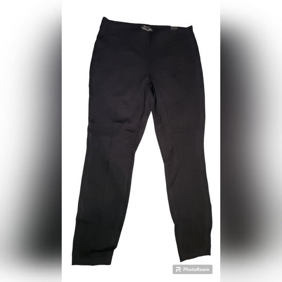 Ladies Reitmans size 8Petite black modern stretch legging - ankle length - Picture 6 of 6